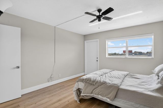 941 Crystal Lake Drive 311, Deerfield Beach, FL 33064