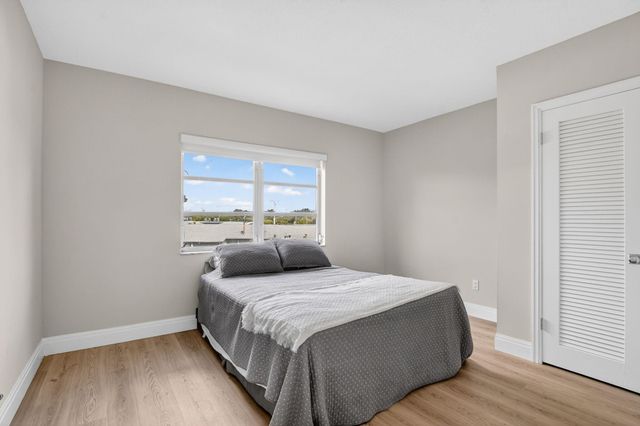 941 Crystal Lake Drive 311, Deerfield Beach, FL 33064