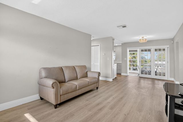 941 Crystal Lake Drive 311, Deerfield Beach, FL 33064