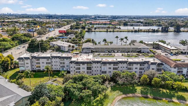 941 Crystal Lake Drive 311, Deerfield Beach, FL 33064
