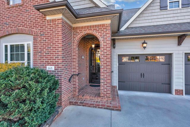668 Reba Dale Court, Spartanburg, SC 29307