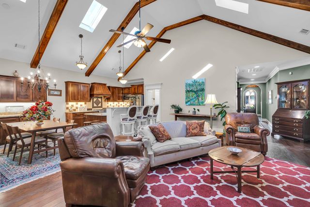 668 Reba Dale Court, Spartanburg, SC 29307