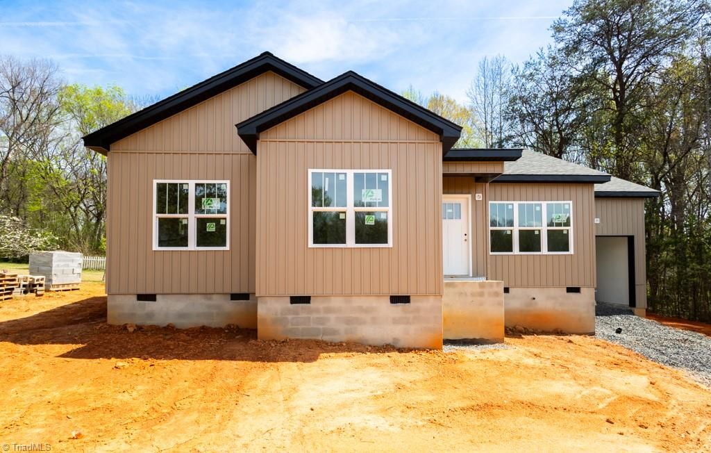 722 Cypress Hill Drive, Eden, NC 27288