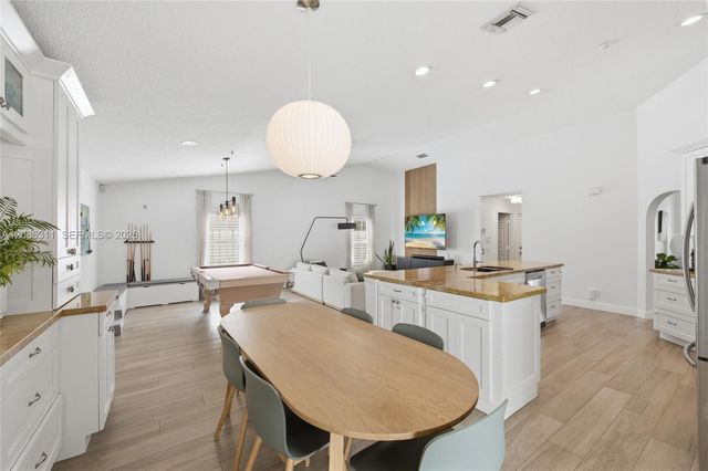 1975 Water Ridge Drive, Weston, FL 33326