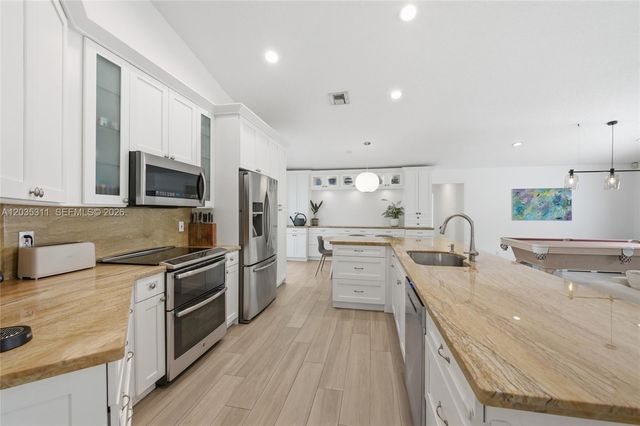 1975 Water Ridge Drive, Weston, FL 33326