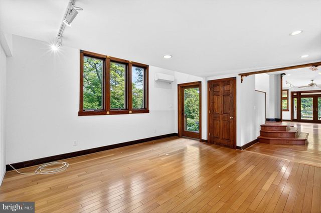 498 PERRINEVILLE, Robbinsville, NJ 08520