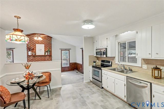 5247 S Prestonwood Ave, Chesterfield, VA 23234