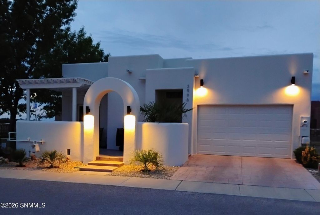 3996 Tayvis Road, Las Cruces, NM 88012