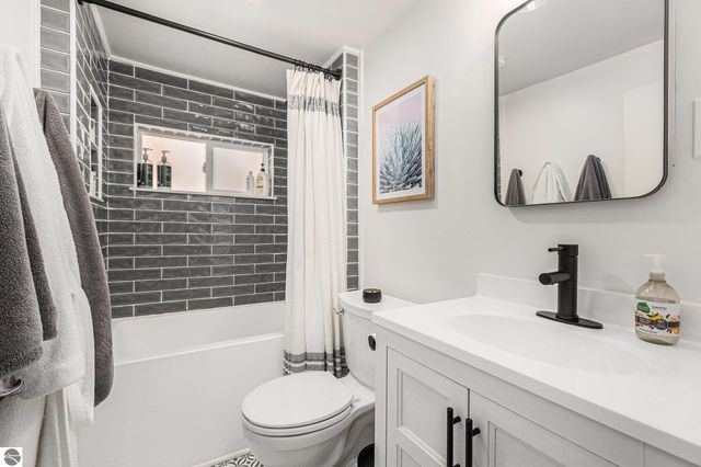 915 Hannah Avenue, Traverse City, MI 49686