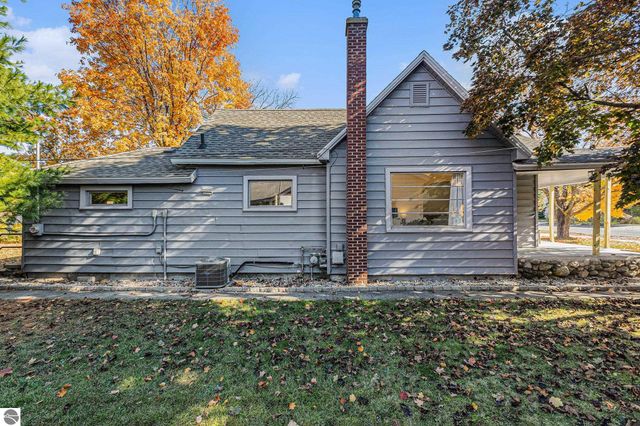 915 Hannah Avenue, Traverse City, MI 49686