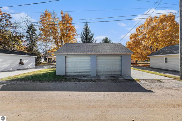 915 Hannah Avenue, Traverse City, MI 49686