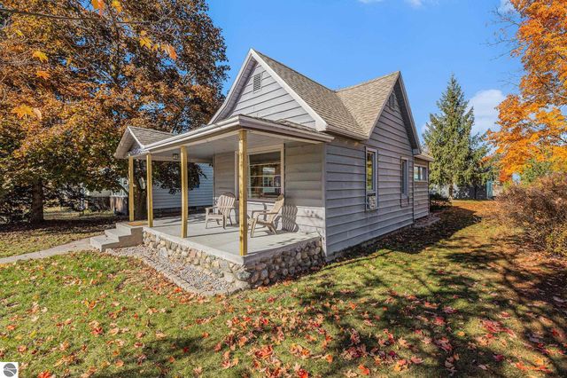 915 Hannah Avenue, Traverse City, MI 49686