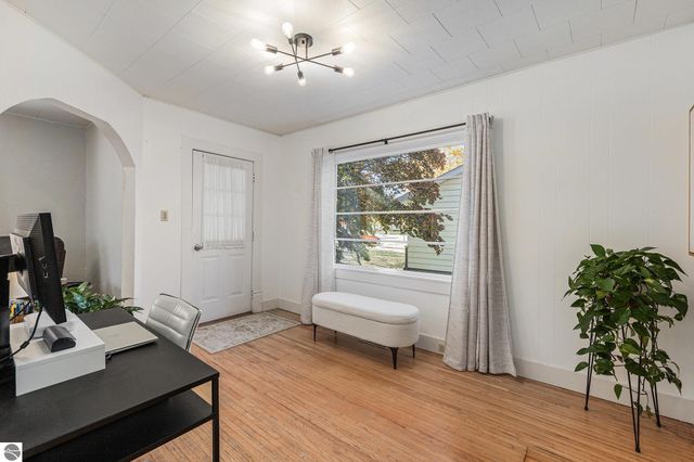 915 Hannah Avenue, Traverse City, MI 49686