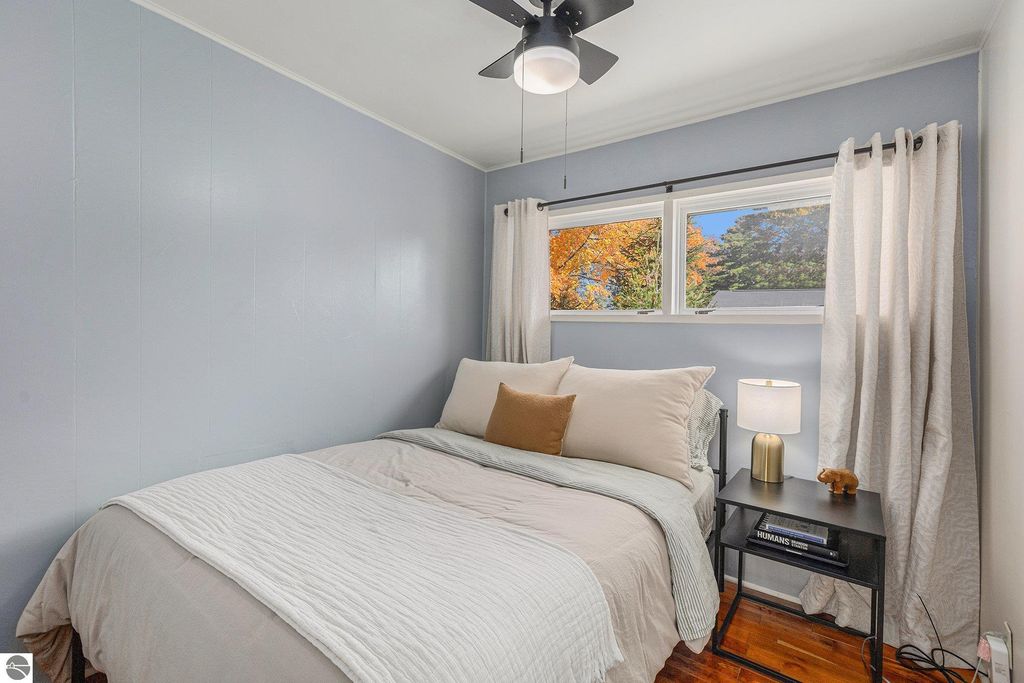 Image 13 of property listing at 915 Hannah Avenue, Traverse City, MI 49686