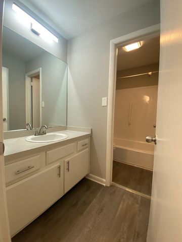 126 Walton Ferry Rd Apt F2, Hendersonville, TN 37075