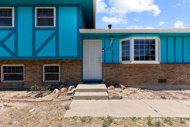 659 S Newark Court, Aurora, CO 80012