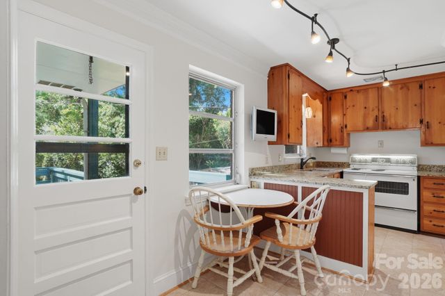 722 Seneca Place, Charlotte, NC 28210