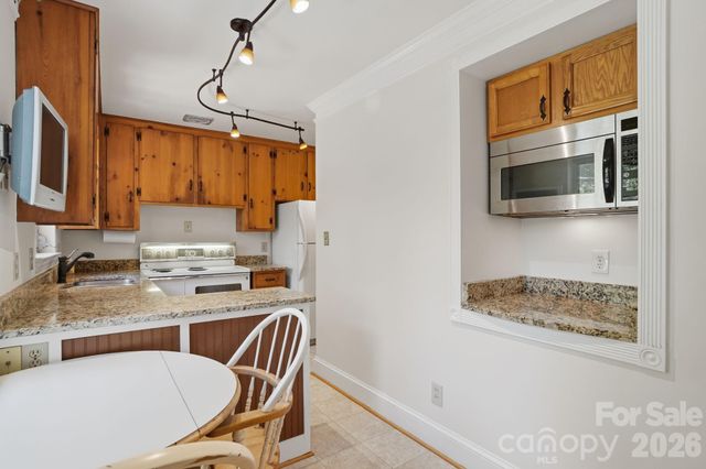 722 Seneca Place, Charlotte, NC 28210
