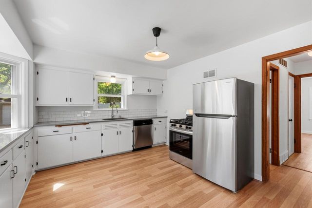 1919 E Norwich AVENUE, Saint Francis, WI 53235