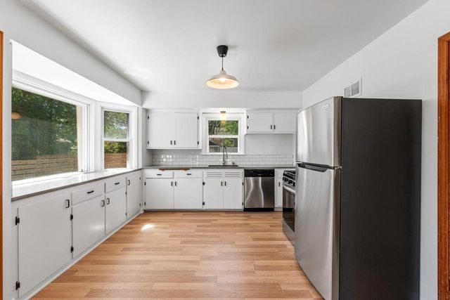 1919 E Norwich AVENUE, Saint Francis, WI 53235