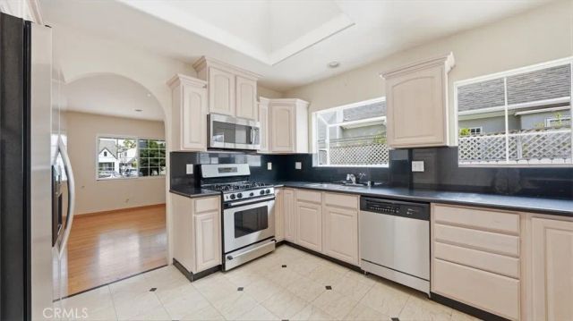 317 S Canon Drive, Beverly Hills, CA 90212