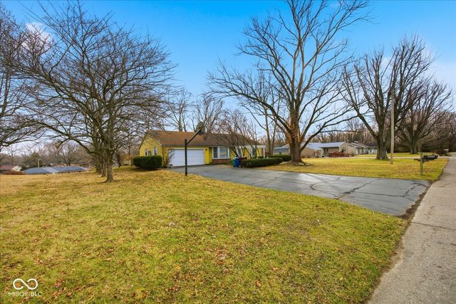 1576 Crest Drive, Shelbyville, IN 46176