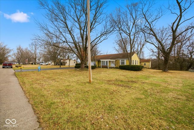 1576 Crest Drive, Shelbyville, IN 46176