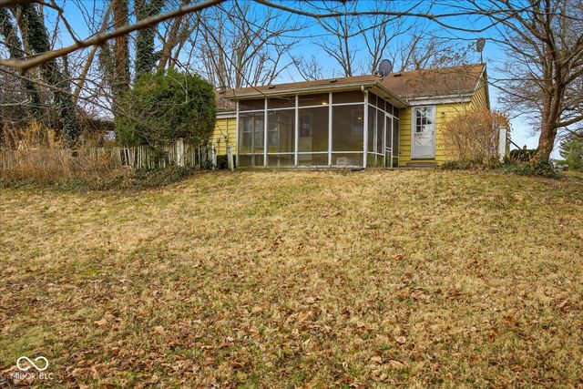 1576 Crest Drive, Shelbyville, IN 46176