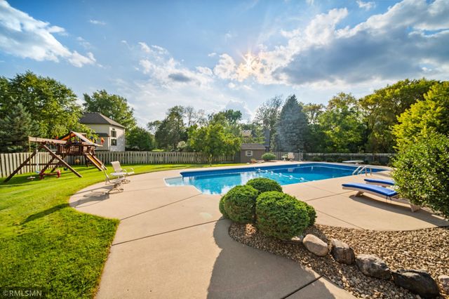 6102 Creek Ridge Court, Minnetonka, MN 55345