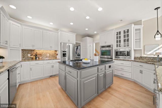 6102 Creek Ridge Court, Minnetonka, MN 55345