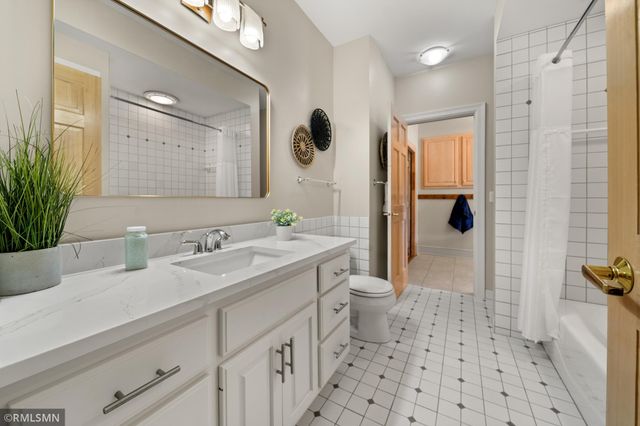 6102 Creek Ridge Court, Minnetonka, MN 55345