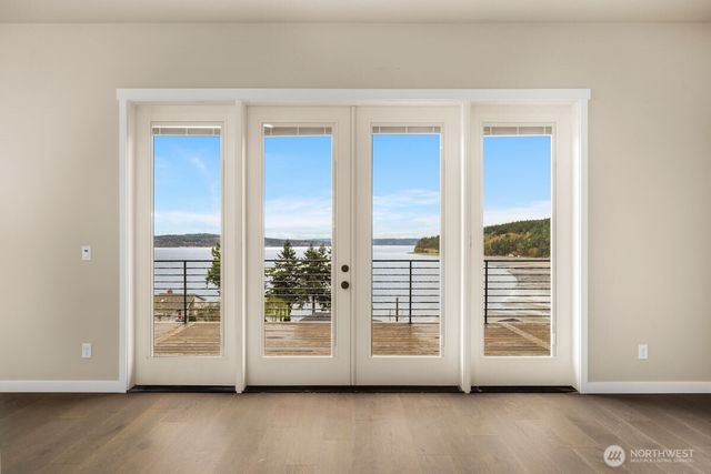 2216 Cleven Park Road, Camano Island, WA 98282