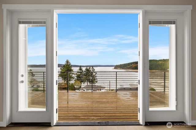 2216 Cleven Park Road, Camano Island, WA 98282