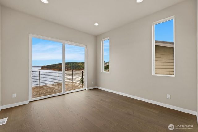 2216 Cleven Park Road, Camano Island, WA 98282