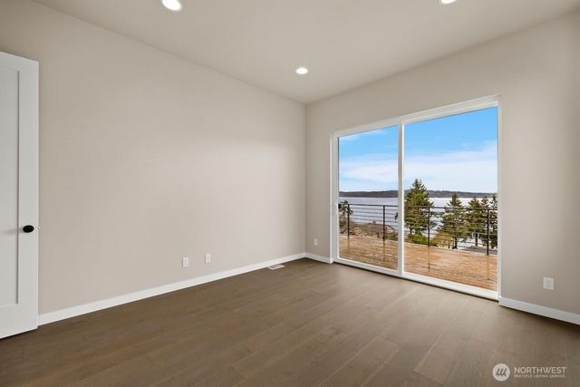2216 Cleven Park Road, Camano Island, WA 98282