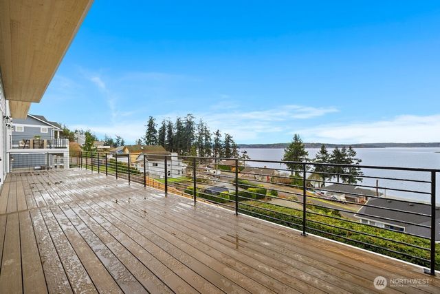 2216 Cleven Park Road, Camano Island, WA 98282