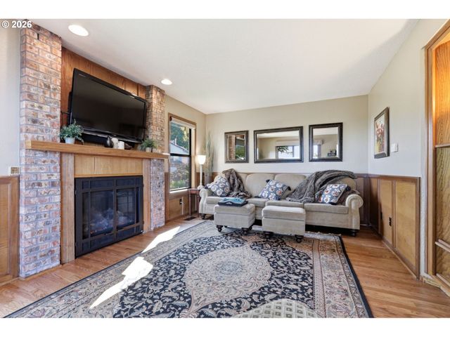 7823 Se 140TH Dr, Portland, OR 97236