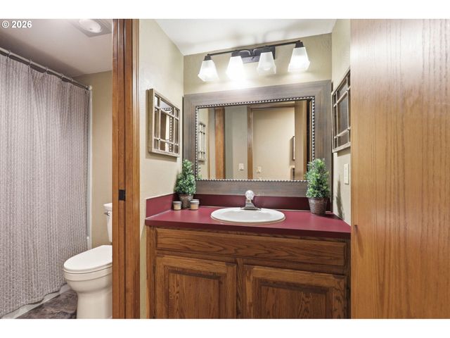 7823 Se 140TH Dr, Portland, OR 97236