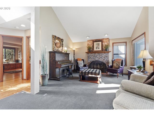 7823 Se 140TH Dr, Portland, OR 97236