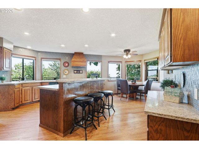 7823 Se 140TH Dr, Portland, OR 97236
