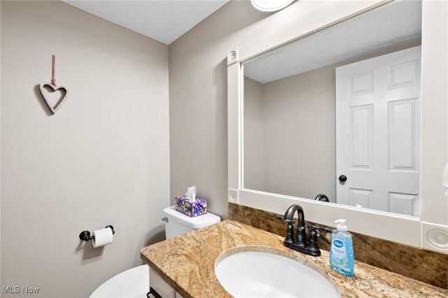 133 Ambleside Way, Amherst, OH 44001