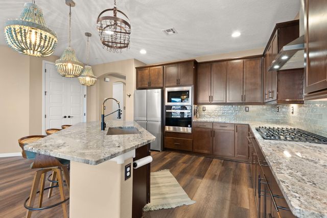 6028 Hardin Drive SE, Albuquerque, NM 87106