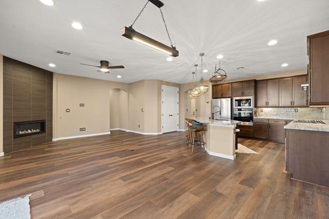 6028 Hardin Drive SE, Albuquerque, NM 87106