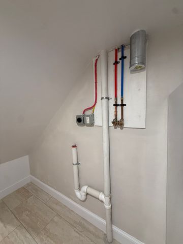 21 Ford St 1, Boston, MA 02128