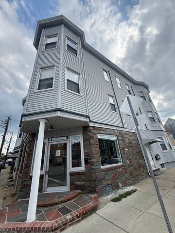 21 Ford St 1, Boston, MA 02128