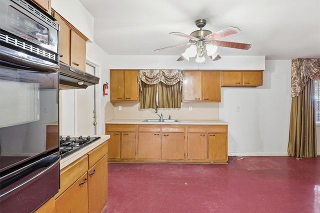 5215 Grace Point Lane, Houston, TX 77048