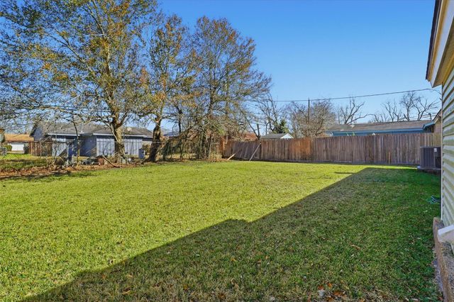 5215 Grace Point Lane, Houston, TX 77048