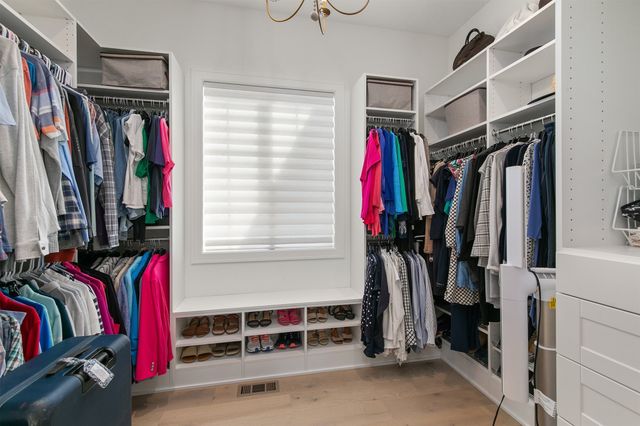 3612 NW 178th Court, Clive, IA 50325