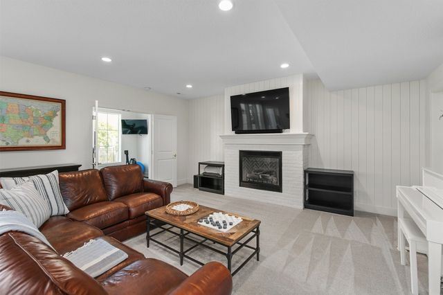 3612 NW 178th Court, Clive, IA 50325