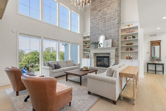 3612 NW 178th Court, Clive, IA 50325